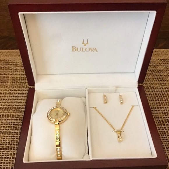 Vintage NWT Bulova Watch Earrings Necklace Set in Wood Jewelry Box